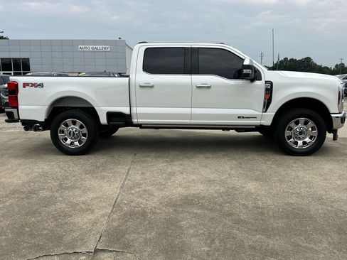 Used 2025 Ford F350 Lariat w/ Lariat Ultimate Package AWD/4WD image 8