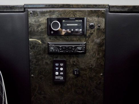 Used 2019 Mercedes-Benz Sprinter 144 image 94