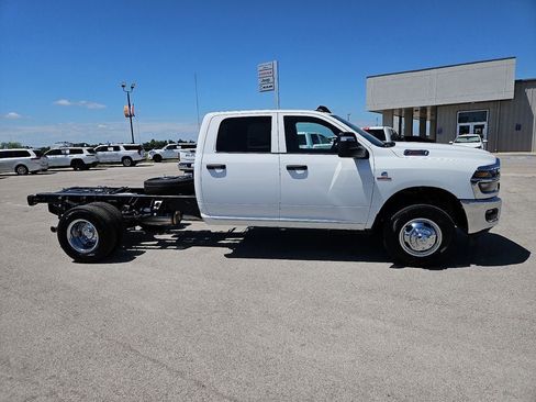 New 2026 RAM 3500 Tradesman AWD/4WD image 9