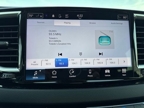 Certified 2023 Chrysler Pacifica Touring-L image 25