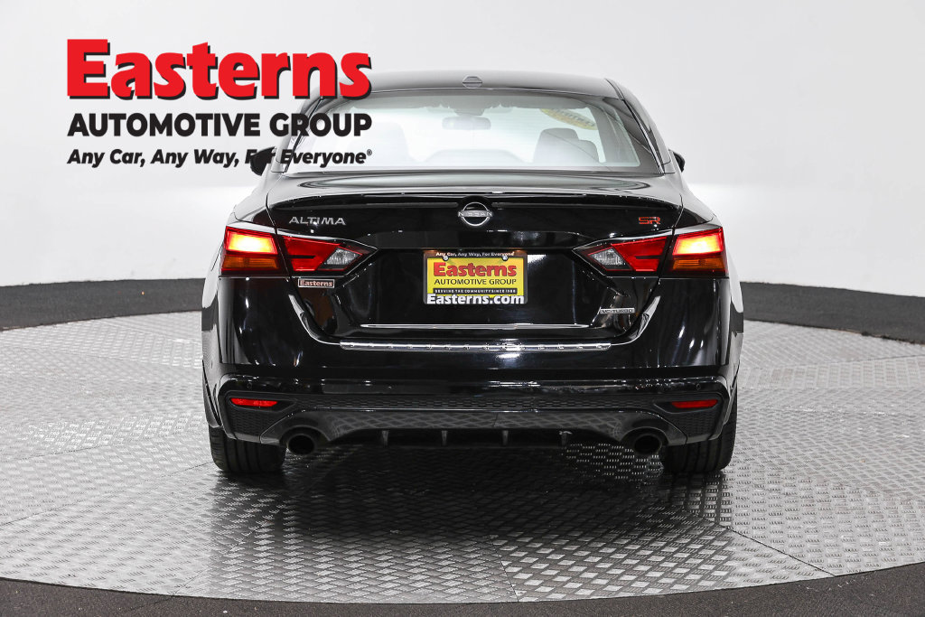 Used 2023 Nissan Altima 2.0 SR FWD image 7