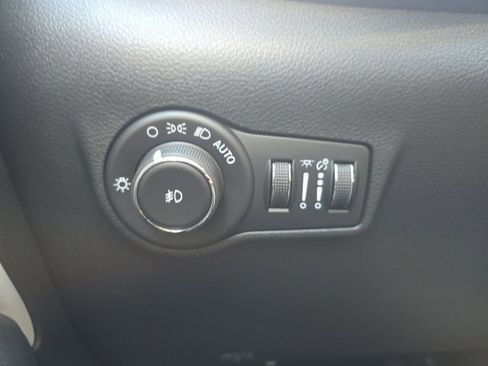 New 2026 Jeep Compass Limited image 11