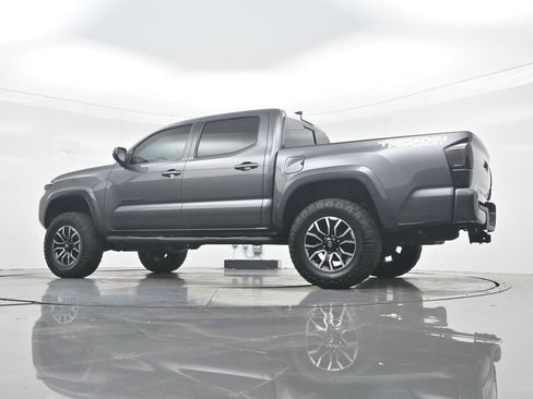 Used 2022 Toyota Tacoma TRD Sport w/ Technology Package AWD/4WD image 33