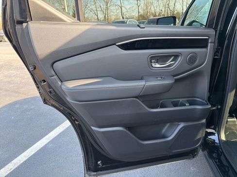 Certified 2025 Honda Pilot EX-L image 20