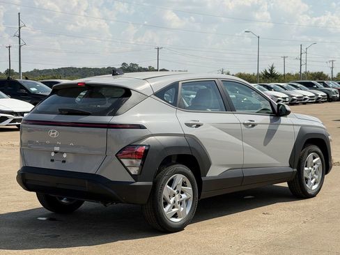 New 2026 Hyundai Kona SE image 4