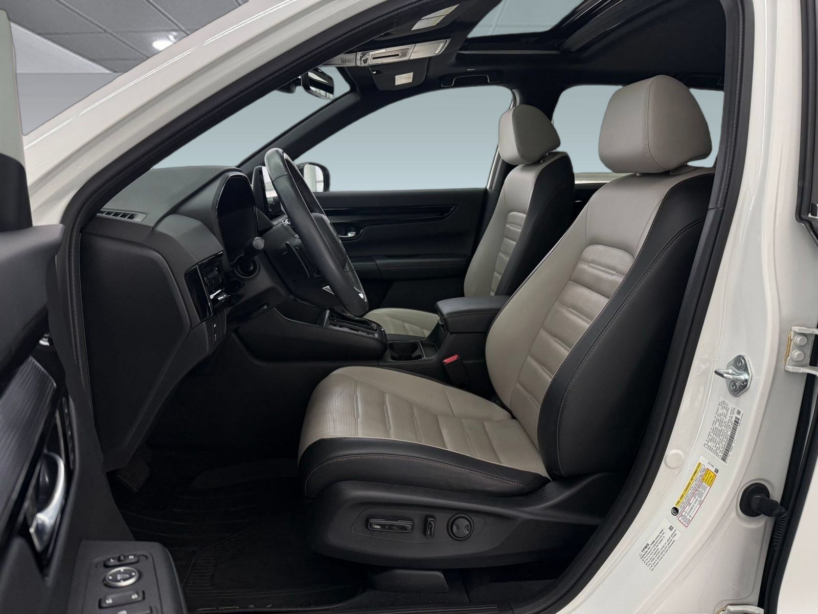 Used 2024 Honda CR-V Sport Touring image 5