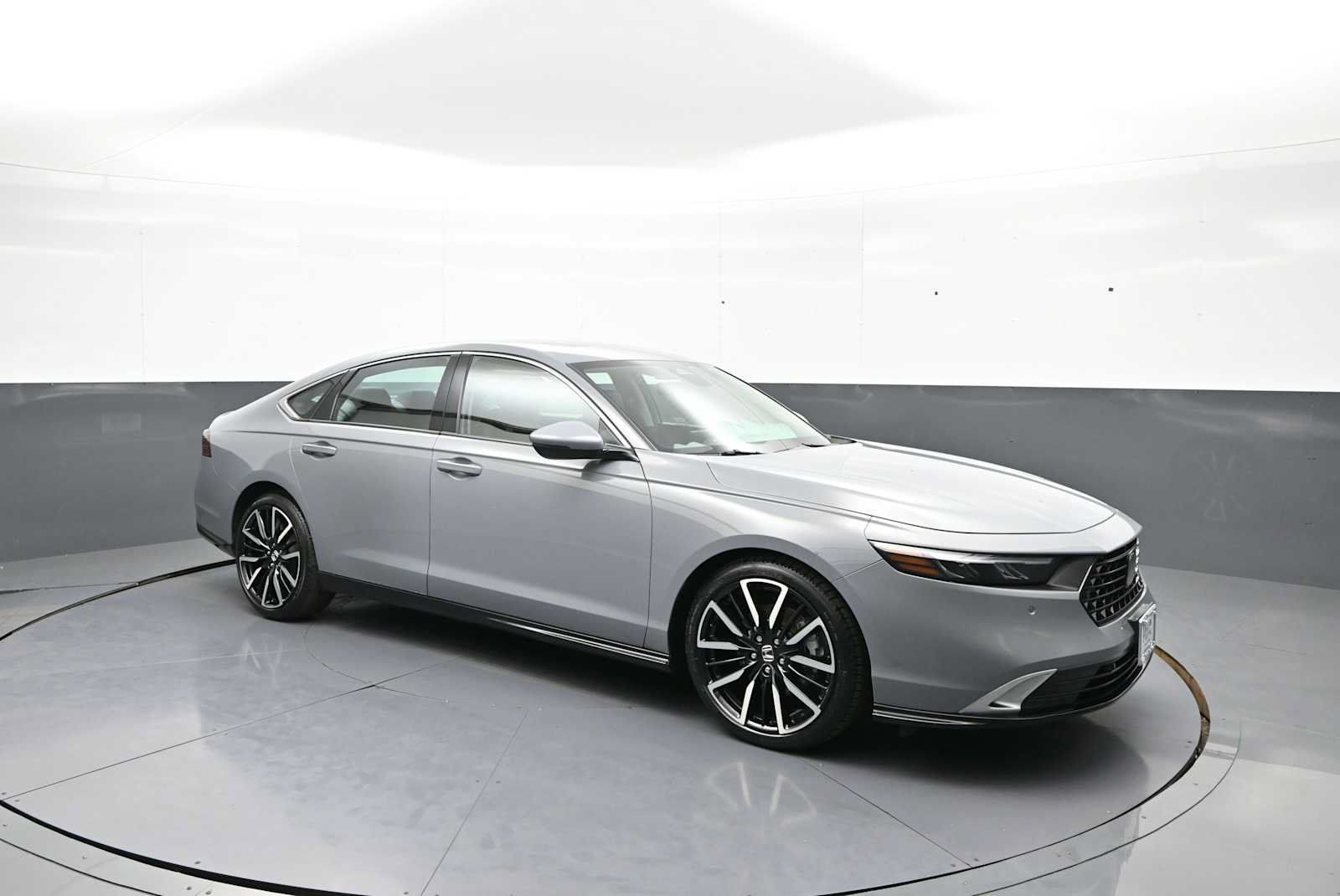 Used 2023 Honda Accord Touring image 5