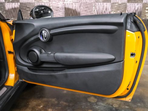 Used 2014 MINI Cooper 2-Door Hardtop FWD image 34