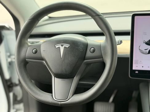 Used 2020 Tesla Model 3 Standard Range image 25