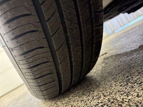 Used 2023 Nissan Rogue SV image 35