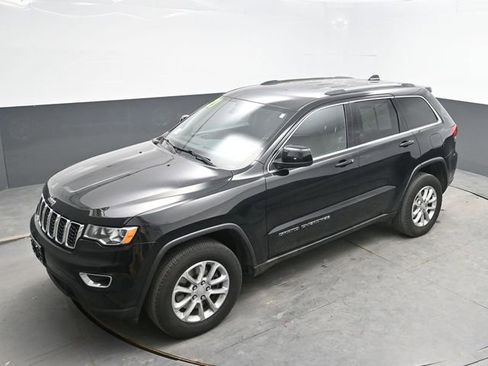 Used 2021 Jeep Grand Cherokee Laredo AWD/4WD image 23