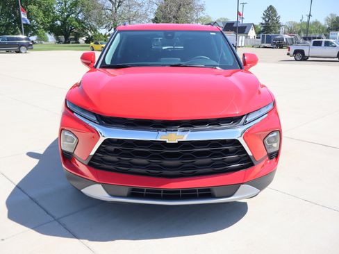 Used 2024 Chevrolet Blazer LT w/ Convenience Package AWD/4WD image 2