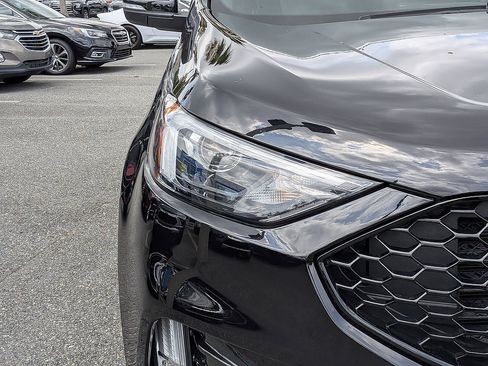 Used 2022 Ford Edge ST AWD/4WD image 9