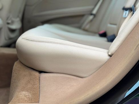 Used 2009 Mercedes-Benz E 350 4MATIC Sedan image 34