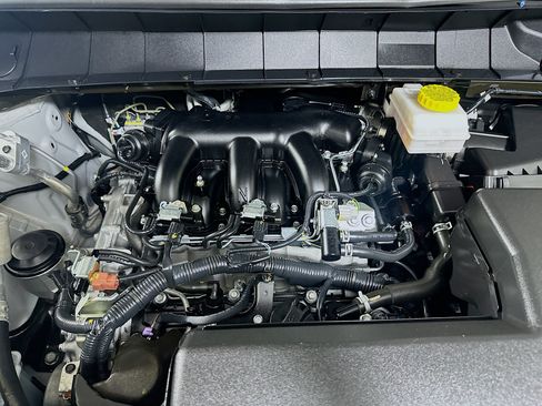 Used 2025 Nissan Pathfinder SV FWD image 36