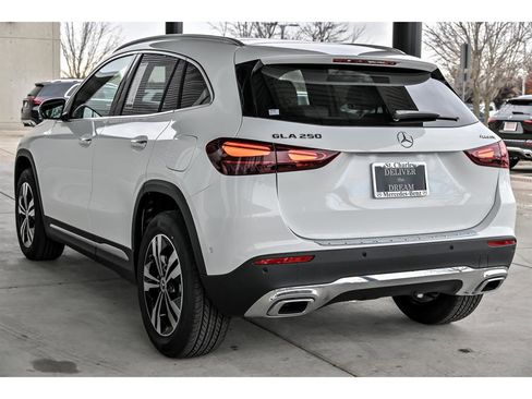 New 2026 Mercedes-Benz GLA 250 4MATIC image 6