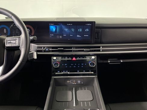 Used 2025 Hyundai Santa Fe SEL image 16