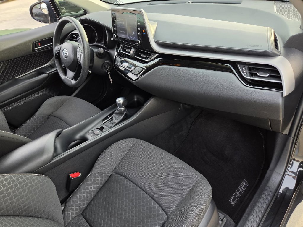 Used 2021 Toyota C-HR LE FWD image 7
