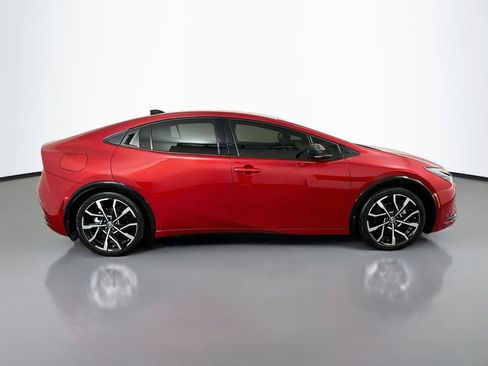 Used 2026 Toyota Prius Plug-In Hybrid FWD image 4