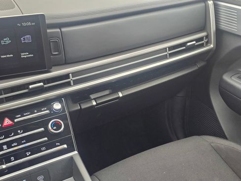 Used 2025 Hyundai Santa Fe SE FWD image 19