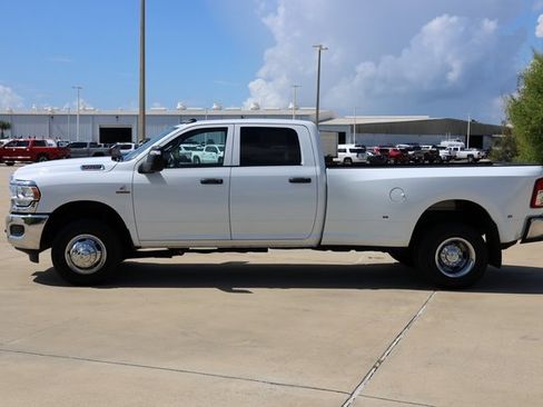 Used 2024 RAM 3500 Tradesman w/ Chrome Appearance Group image 5