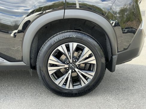 Used 2023 Nissan Rogue SV AWD/4WD image 9