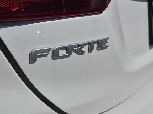 Used 2023 Kia Forte LXS FWD image 10