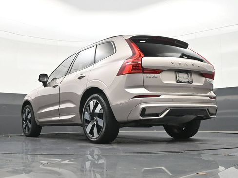 Used 2025 Volvo XC60 T8 Plus w/ Protection Package Premier AWD/4WD image 20