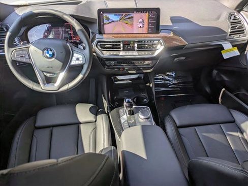 Used 2025 BMW X4 xDrive30i w/ Premium Package image 16