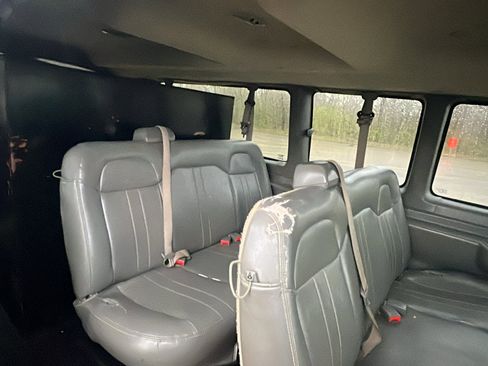 Used 2021 Chevrolet Express 3500 LS image 16