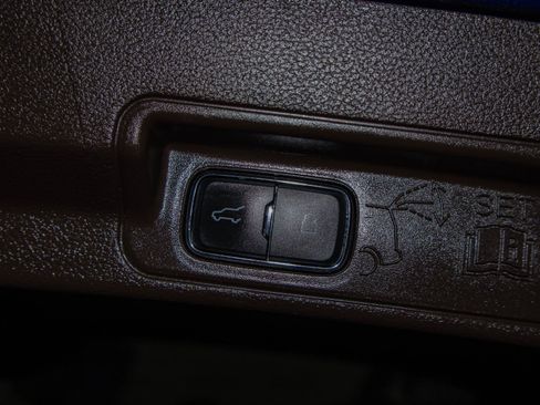 Used 2021 Ford Explorer King Ranch w/ Premium Technology Package image 26