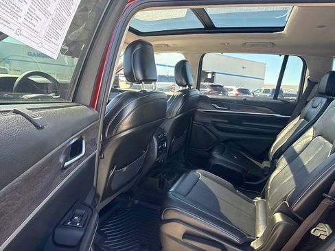 Used 2023 Jeep Grand Cherokee L Limited w/ Luxury Tech Group II AWD/4WD image 26