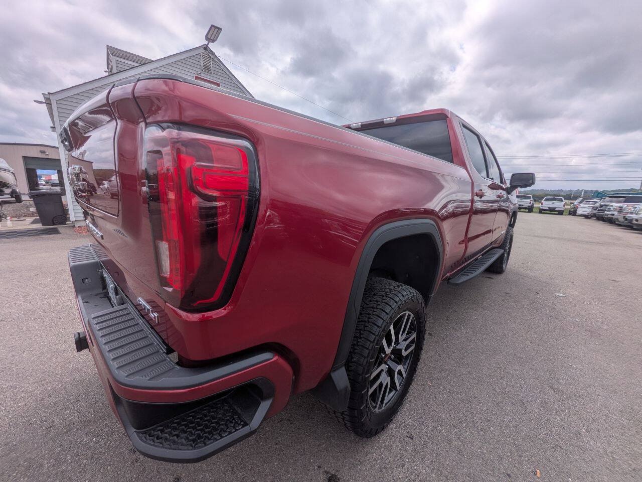 Used 2022 GMC Sierra 1500 AT4 AWD/4WD image 9