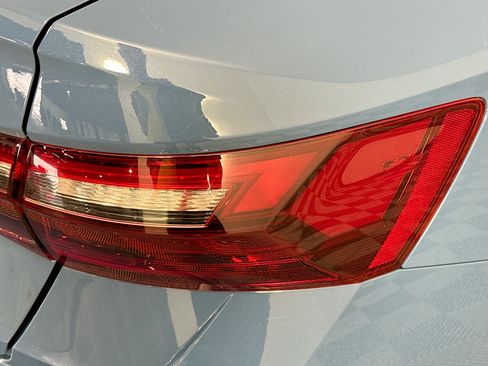 Used 2025 Volkswagen Jetta SE FWD image 32