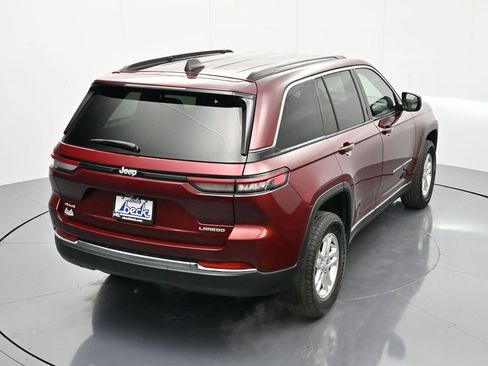 Used 2024 Jeep Grand Cherokee Laredo image 37