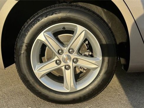 Used 2024 Chevrolet Malibu LT image 8