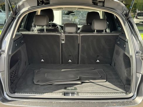 Used 2021 Mercedes-Benz GLC 300 w/ Premium Package image 16