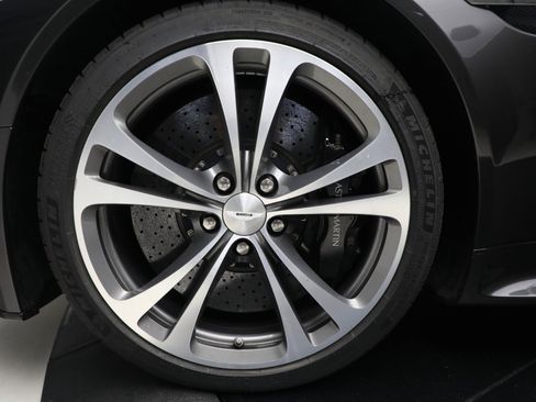 Used 2011 Aston Martin V12 Vantage Coupe image 30