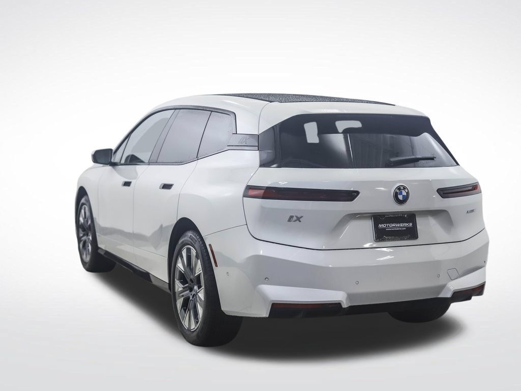 Used 2026 BMW iX xDrive60 w/ Premium Package AWD/4WD image 3