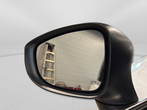 Used 2023 Chrysler Voyager LX FWD image 14