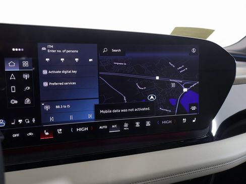 Used 2025 Audi Q6 e-tron Premium Plus image 7