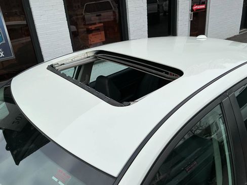 Used 2021 Nissan Altima 2.5 SR w/ SR Premium Package image 7