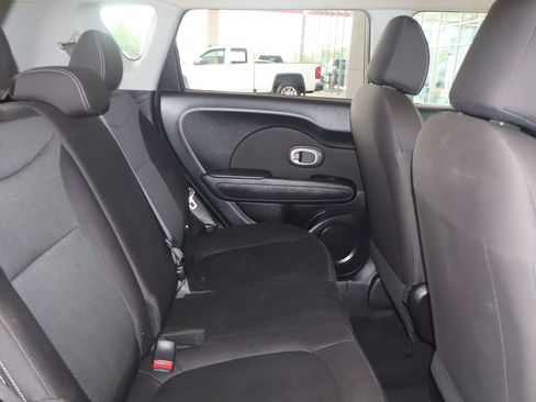 Used 2018 Kia Soul FWD image 33