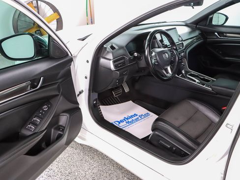 Used 2022 Honda Accord Sport image 3