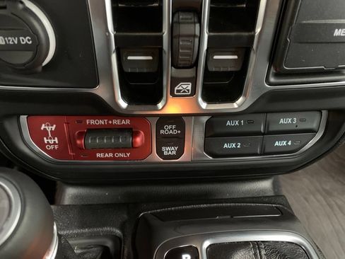 Used 2025 Jeep Wrangler Unlimited Rubicon 392 AWD/4WD image 25