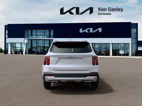 New 2026 Kia Sorento S w/ S Panoramic Sunroof Package FWD image 5