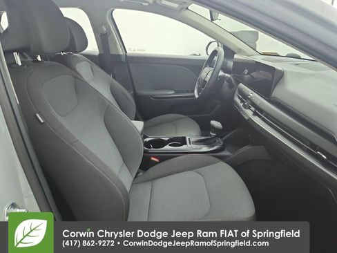 Used 2025 Kia K4 FWD image 30