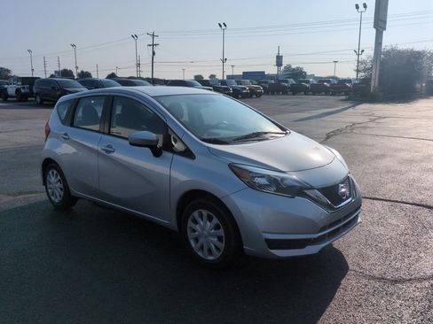 Used 2019 Nissan Versa Note SV FWD image 3