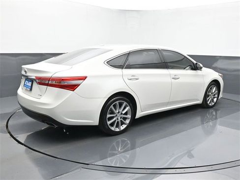 Used 2014 Toyota Avalon image 5