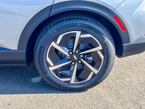 New 2026 Chevrolet Equinox EV LT image 10